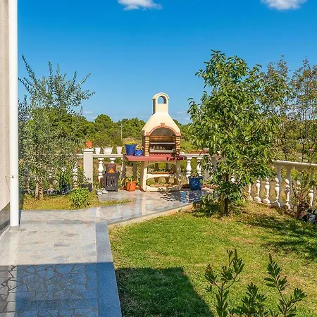 2 Bedroom Stunning In * Buje