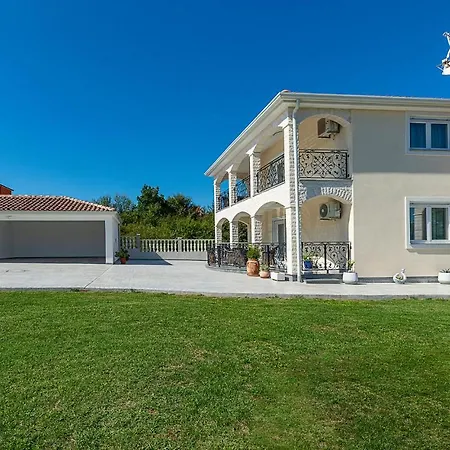 Amazing In With Wifi