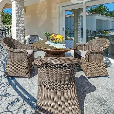2 Bedroom Stunning In Buje