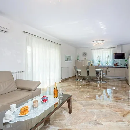 Apartament Oszałamiający Z 2 Sypialniami W *