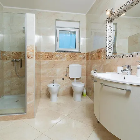 Amazing In With Wifi Buje